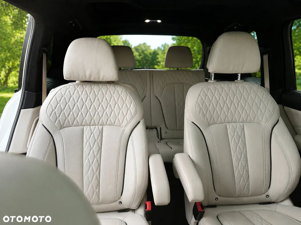 BMW X7 M50i sport - 23