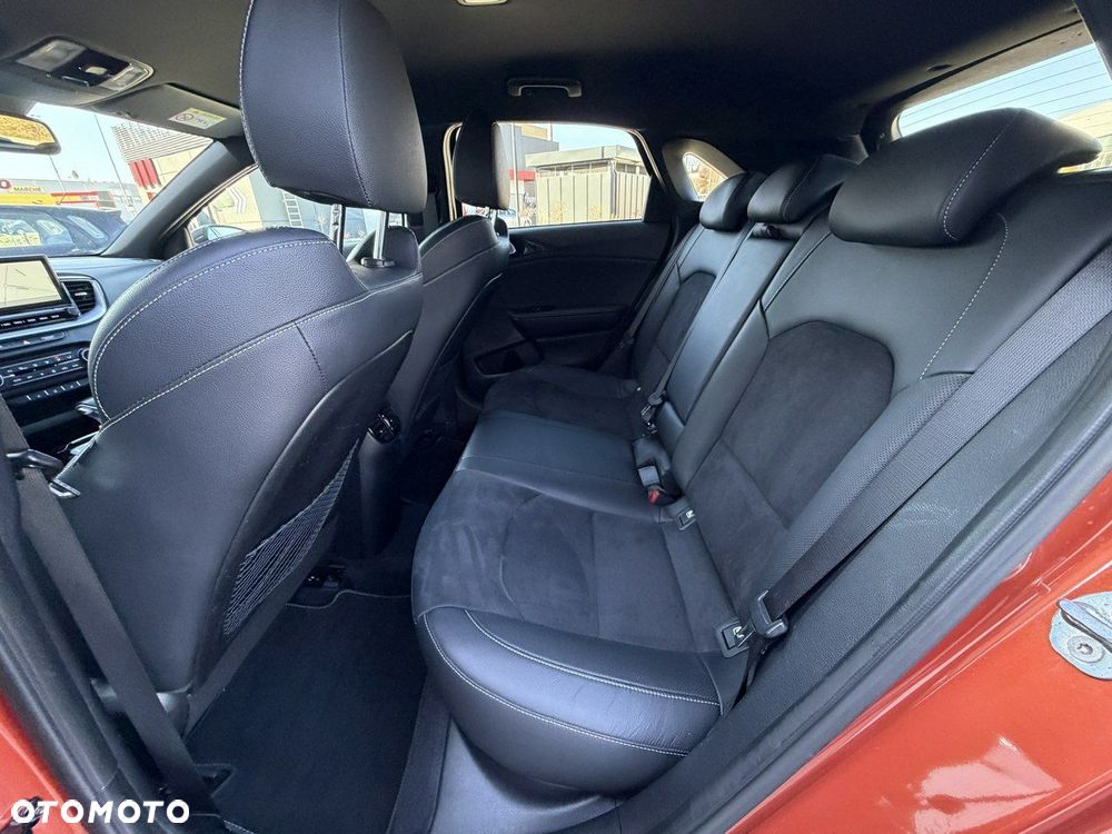 Kia Ceed 1.6 CRDi (48V Mild-Hybrid) DCT7 GT Line - 30
