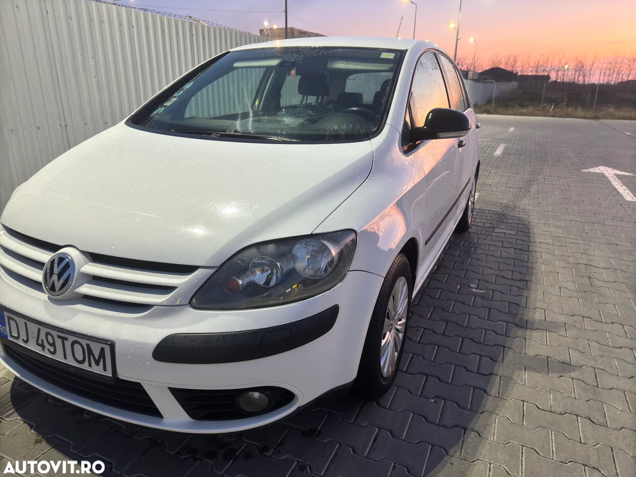 Volkswagen Golf Plus 1.9 TDI Comfortline - 6