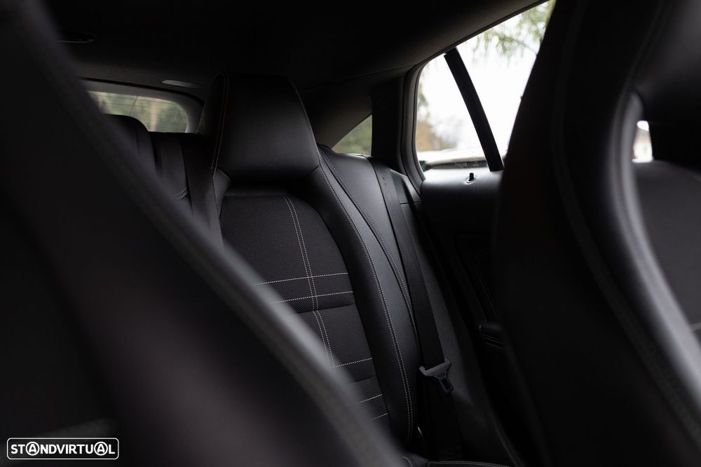 Mercedes-Benz CLA 200 d Shooting Brake Urban Aut. - 24