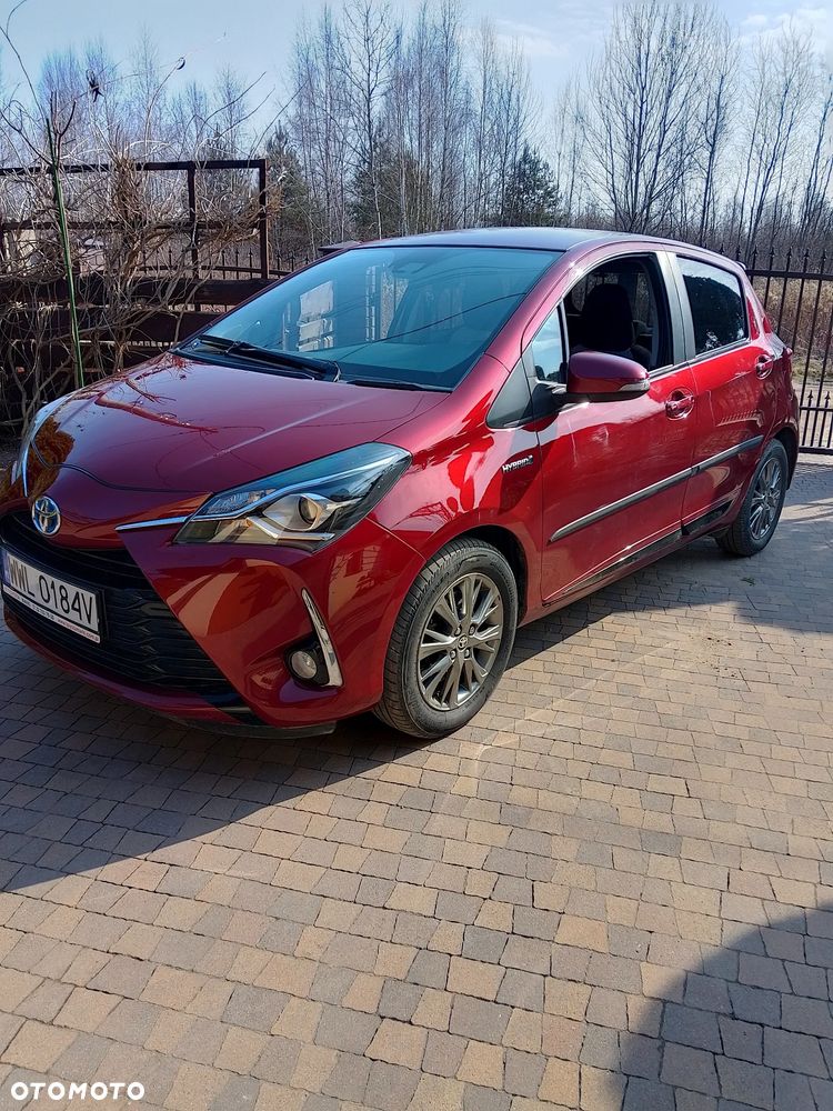 Toyota Yaris Hybrid 100 Dynamic - 1