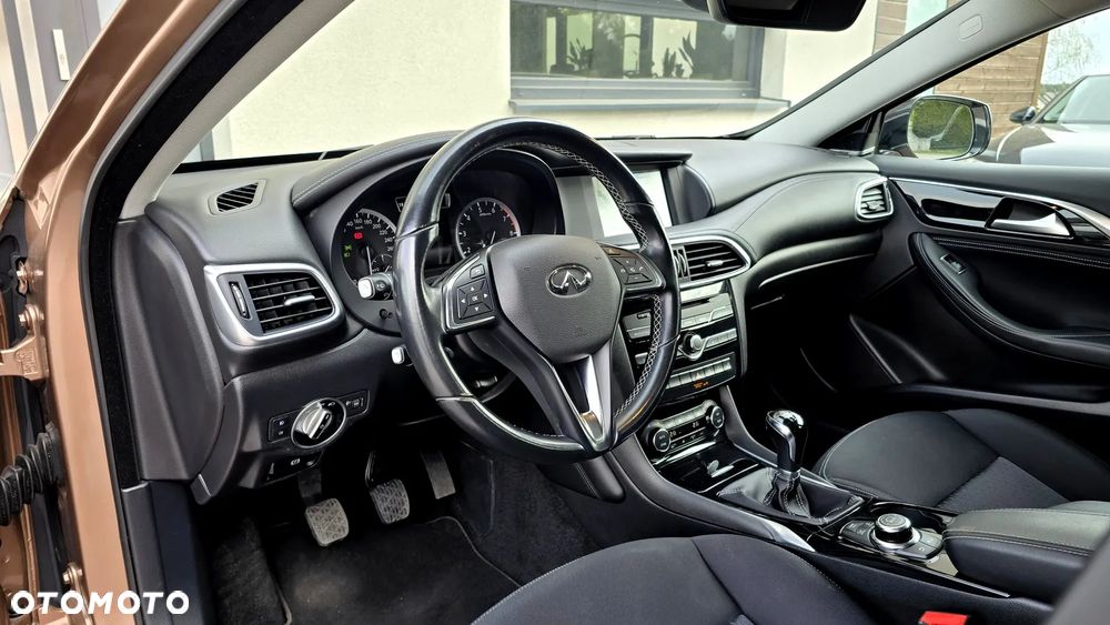 Infiniti Q30 1.6t Business Executive - 20