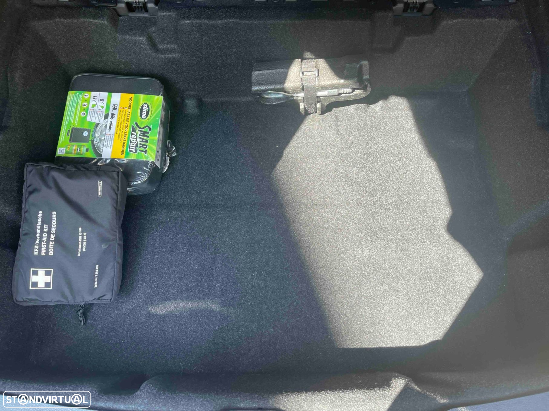 BMW 218 Active Tourer d Line Luxury Auto - 29