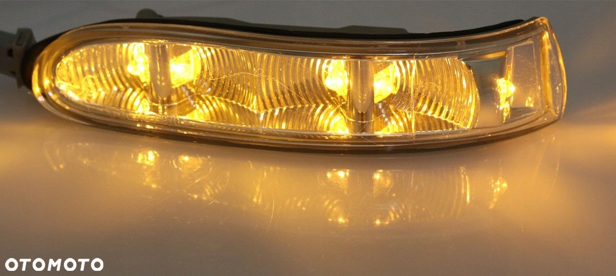 Kierunkowskaz Migacz w Lusterko Mercedes CLK 209 SL R 230 Vito Viano 639 L - 3
