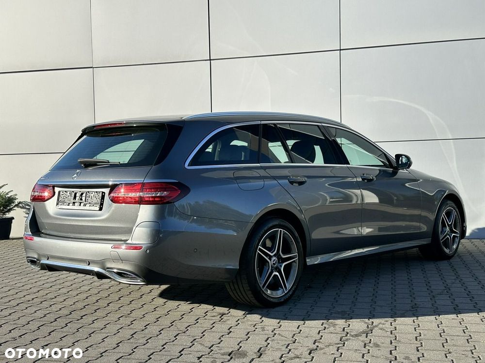 Mercedes-Benz Klasa E 300 de AMG - 10