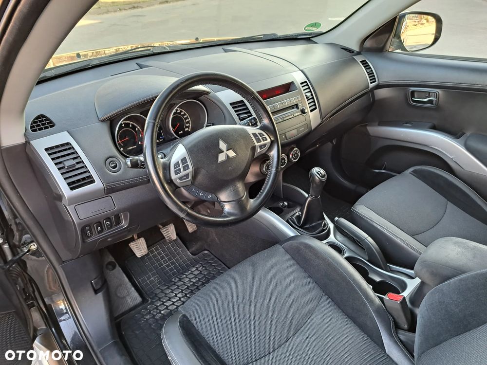 Mitsubishi Outlander - 17