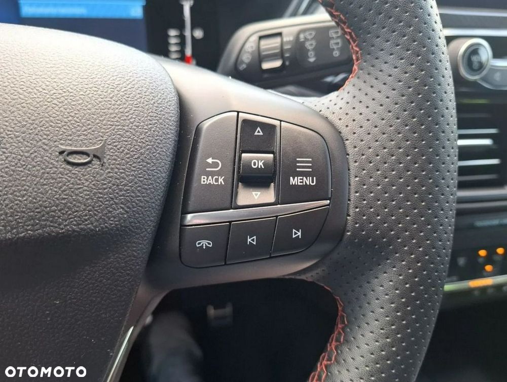 Ford Kuga 2.5 Duratec FHEV 4x4 ST-LINE X - 18