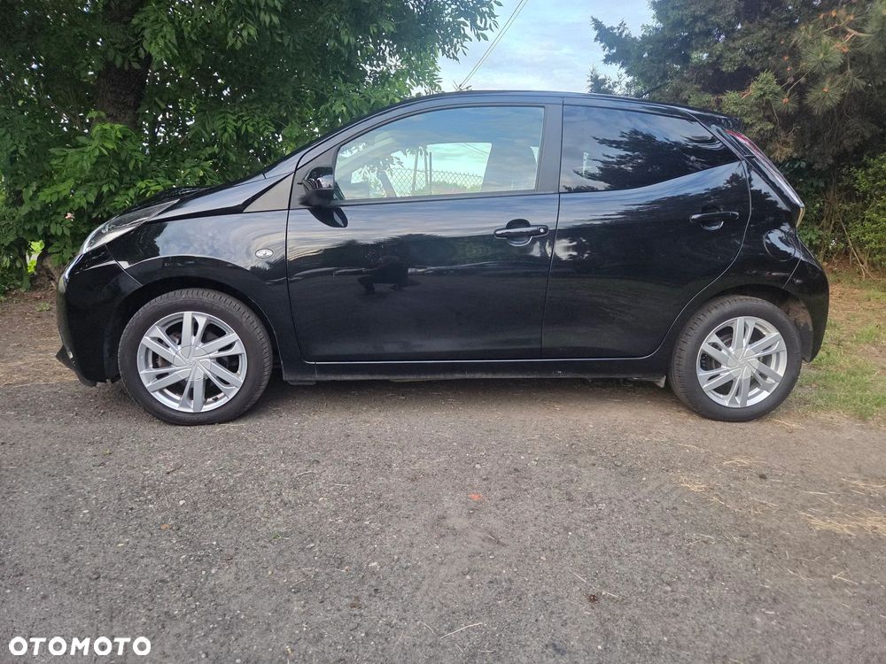 Toyota Aygo x-clusiv - 2