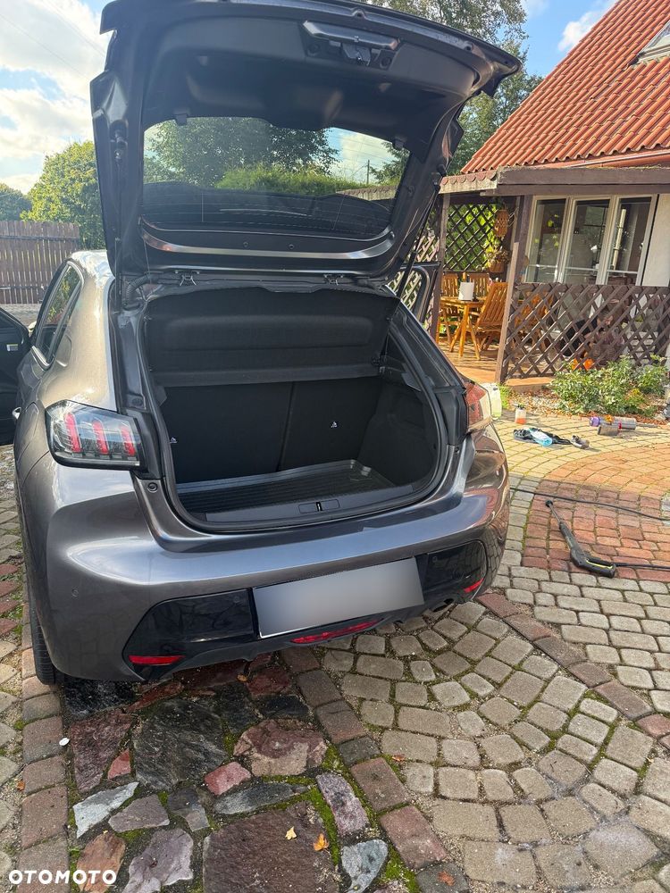 Peugeot 208 - 21
