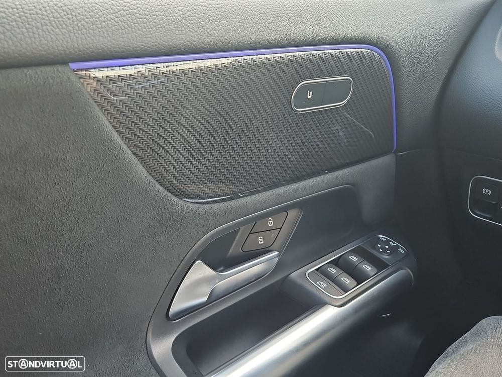 Mercedes-Benz GLA 180 d AMG Line - 23