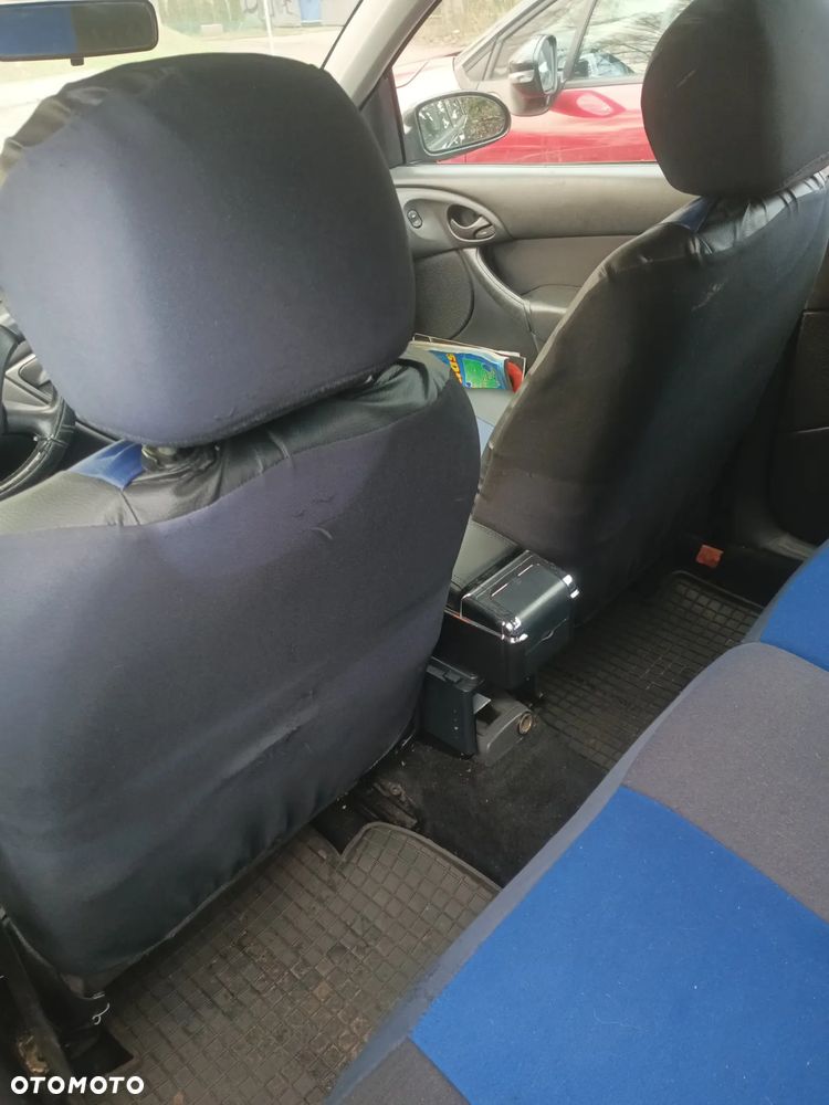 Ford Focus 1.6 Ambiente - 7