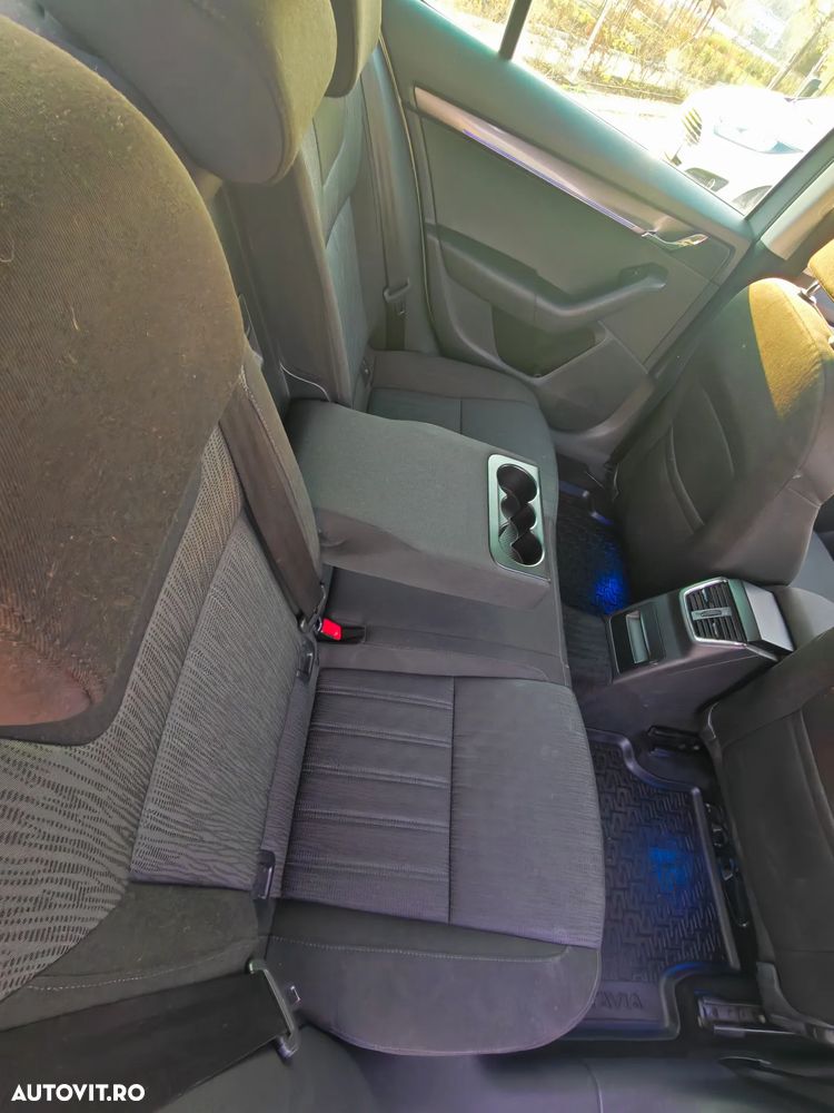 Skoda Octavia 2.0 TDI DSG Style - 30