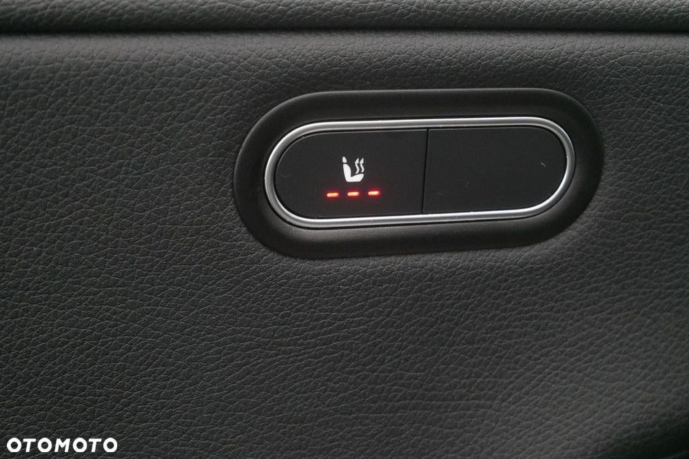 Mercedes-Benz CLA - 27