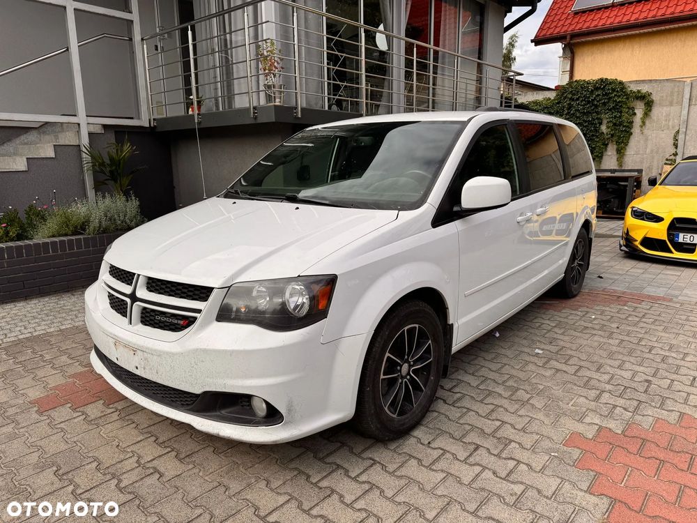 Dodge Grand Caravan - 2