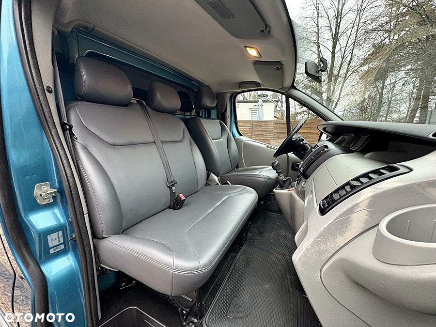 Renault TRAFIC 2.0 dCi na łańcuchu 6 biegów Klima Nawigacja Skóra Elektryka B ładnie utrzymany Oryg 217 tys km 1 Właściciel Bagażnik dachowy Drabina 2007 rok - 20