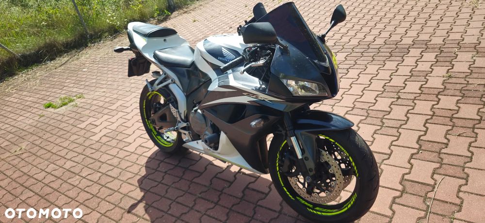 Honda CBR - 1