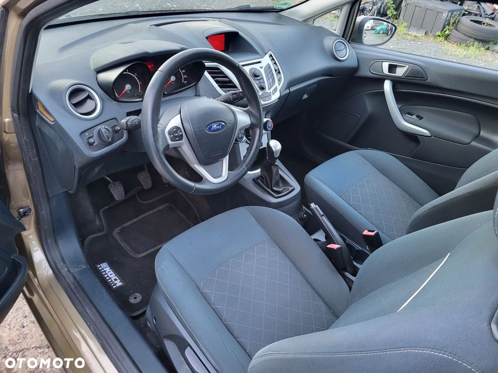Ford Fiesta - 8