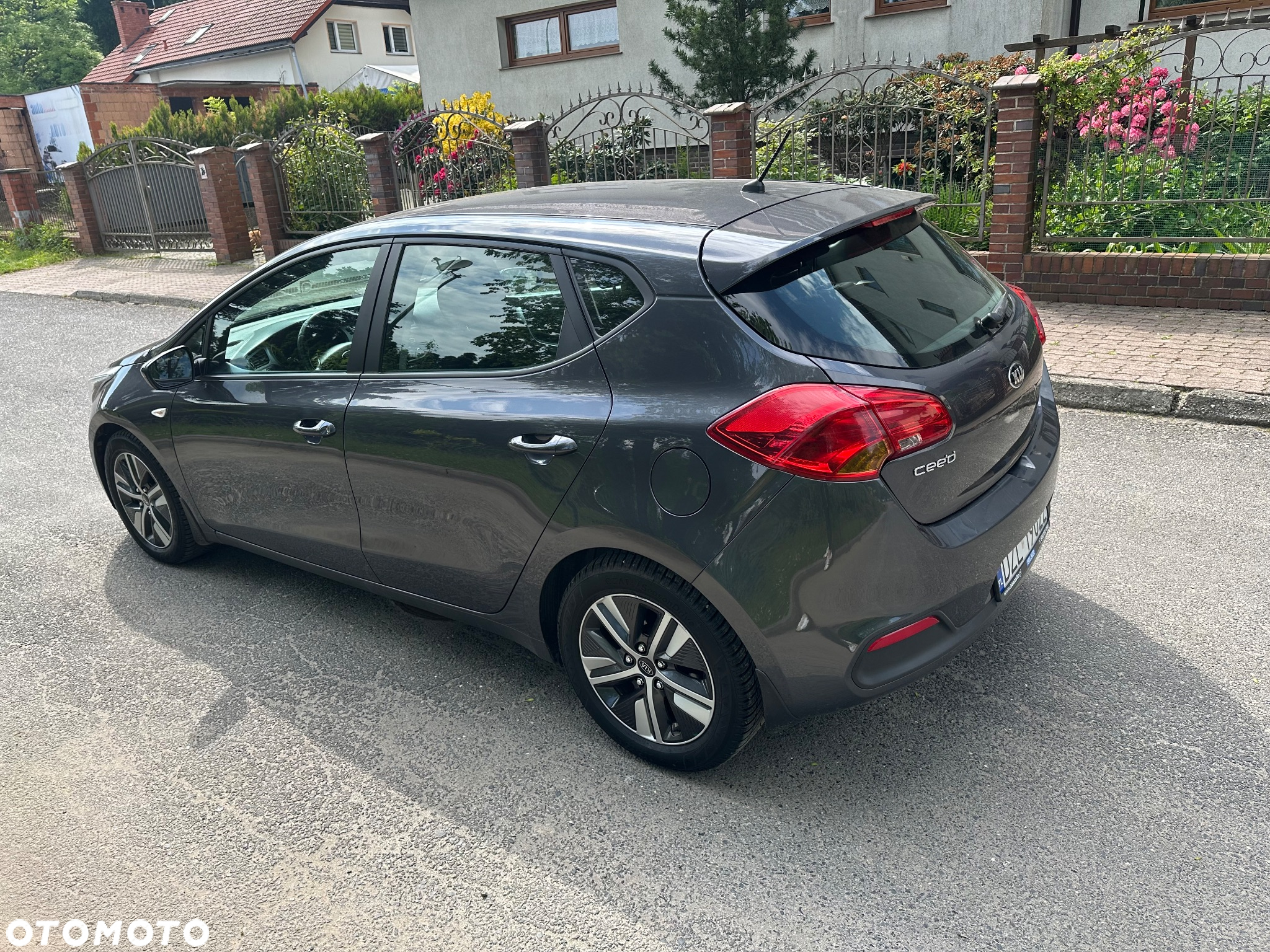Kia Ceed - 11