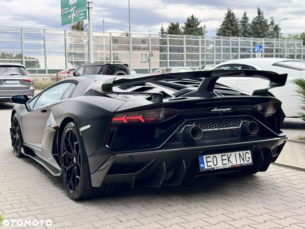 Lamborghini Aventador - 9