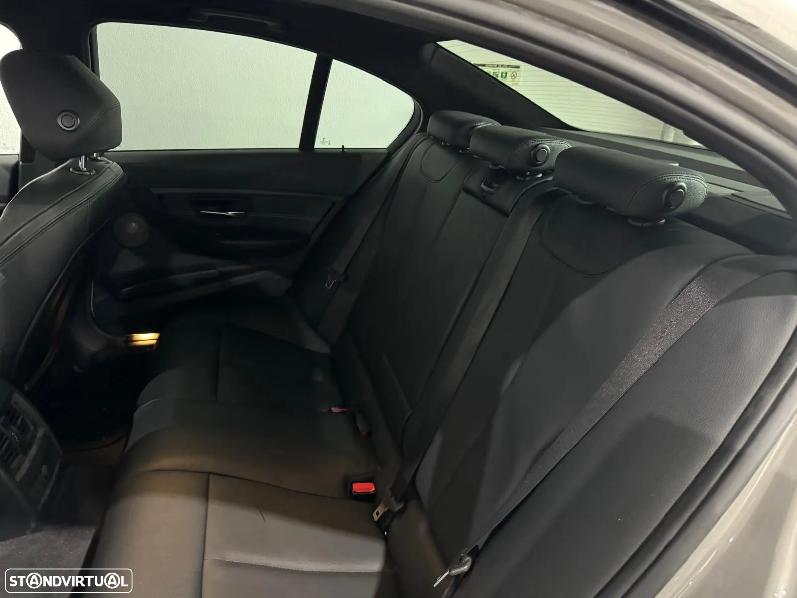 BMW 335 i Sport-Aut. - 32