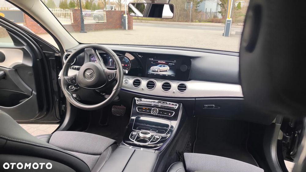 Mercedes-Benz Klasa E 220 d Business Edition 9G-TRONIC - 11