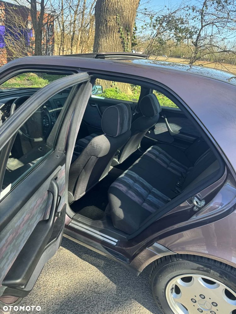 Mercedes-Benz Klasa C 180 Classic - 8