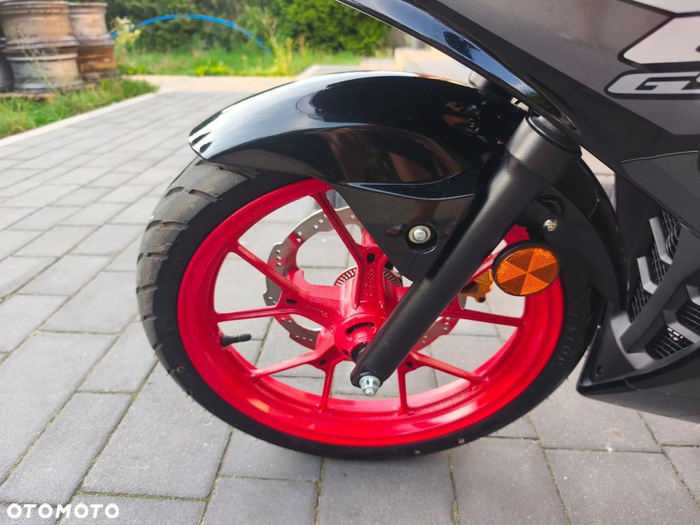 Suzuki GSX-R - 21