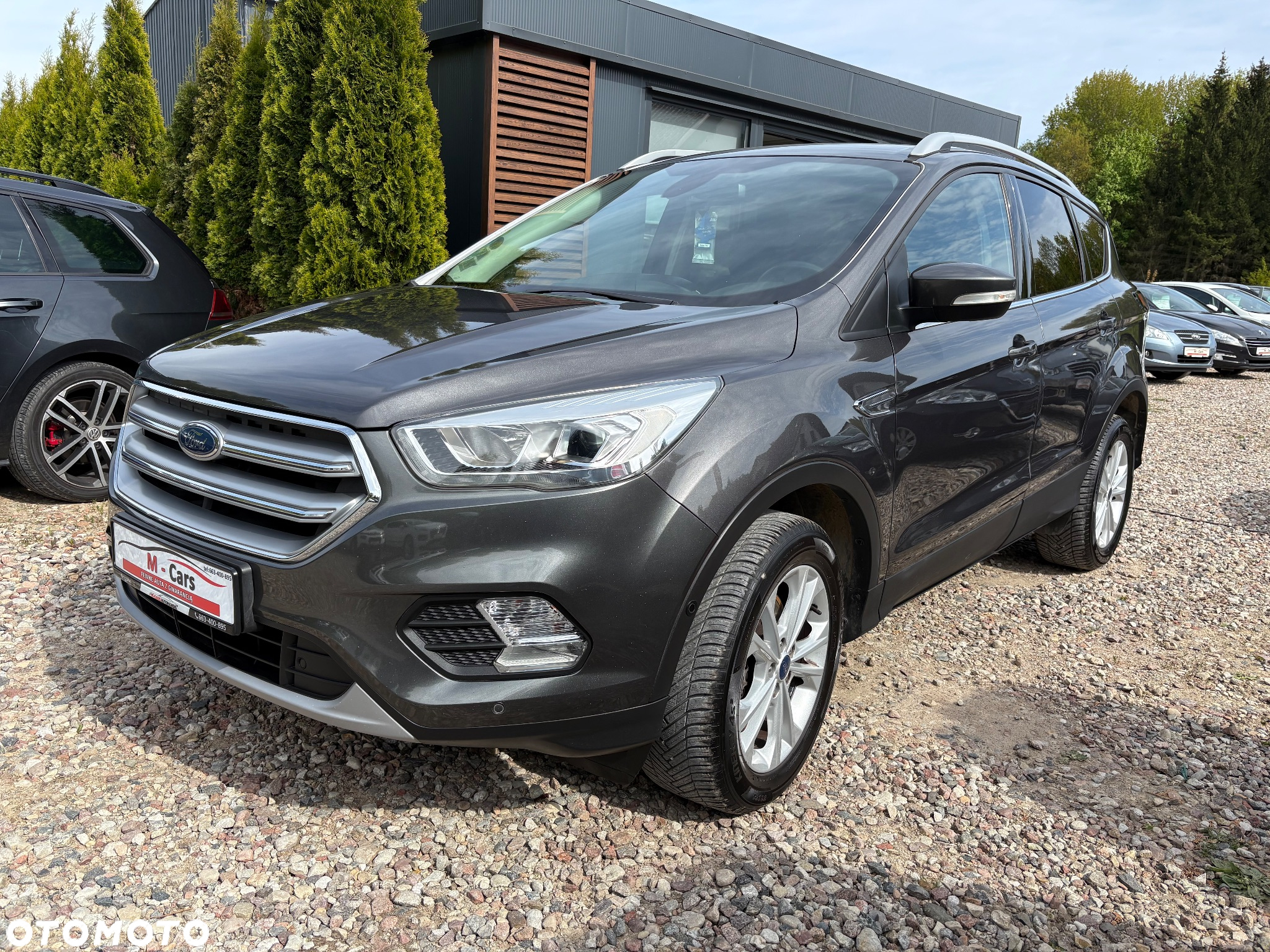 Ford Kuga 2.0 TDCi 2x4 Titanium - 4