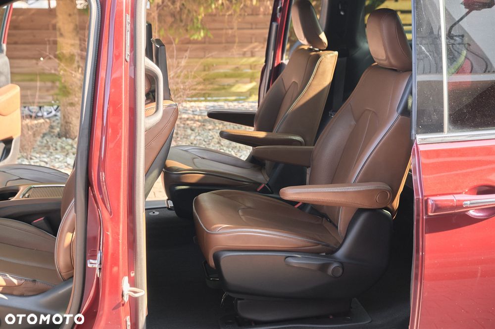 Chrysler Pacifica - 23