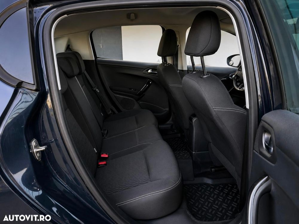 Peugeot 208 1.2 L PureTech ETG Allure - 16