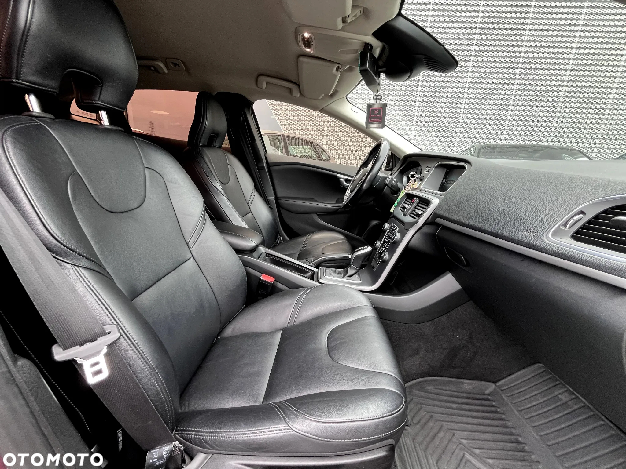 Volvo V40 D2 Momentum - 18