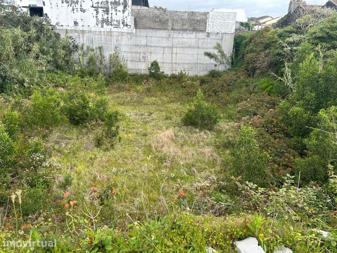 Terreno urbano para construção no Paim, Ponta Delgada - Grande imagem: 2/5