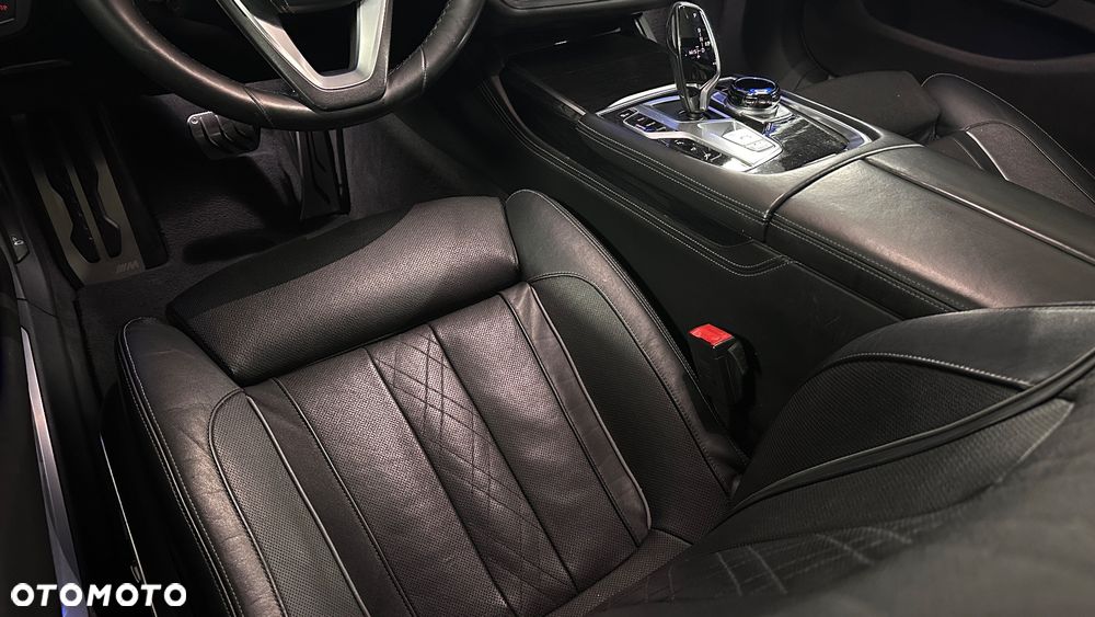 BMW Seria 7 750Li xDrive Edition Exclusive - 35
