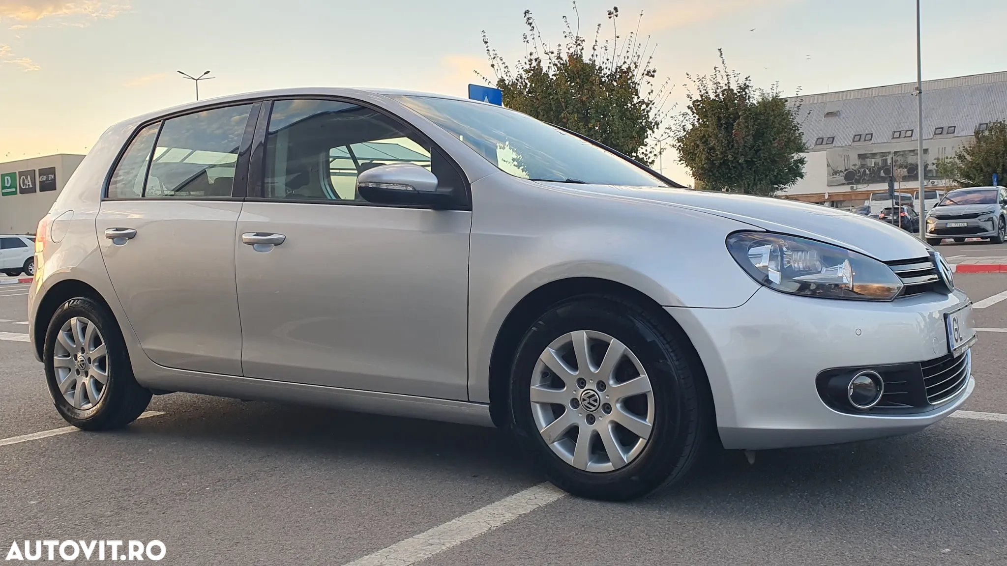 Volkswagen Golf 2.0 TDI DPF Comfortline - 2