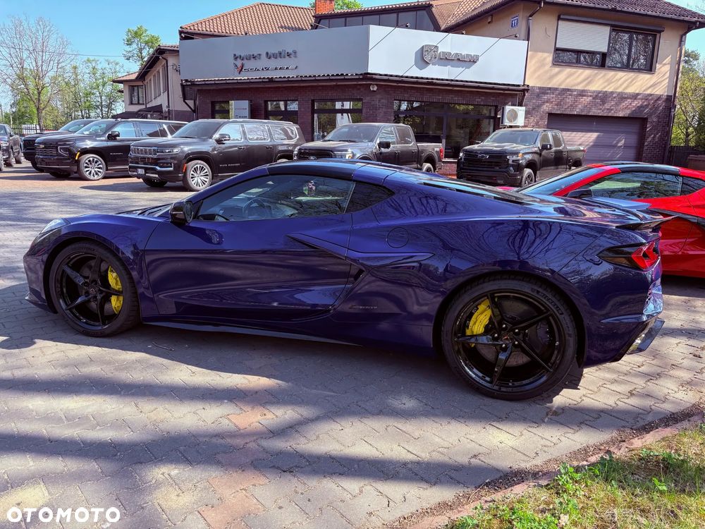Chevrolet Corvette - 10