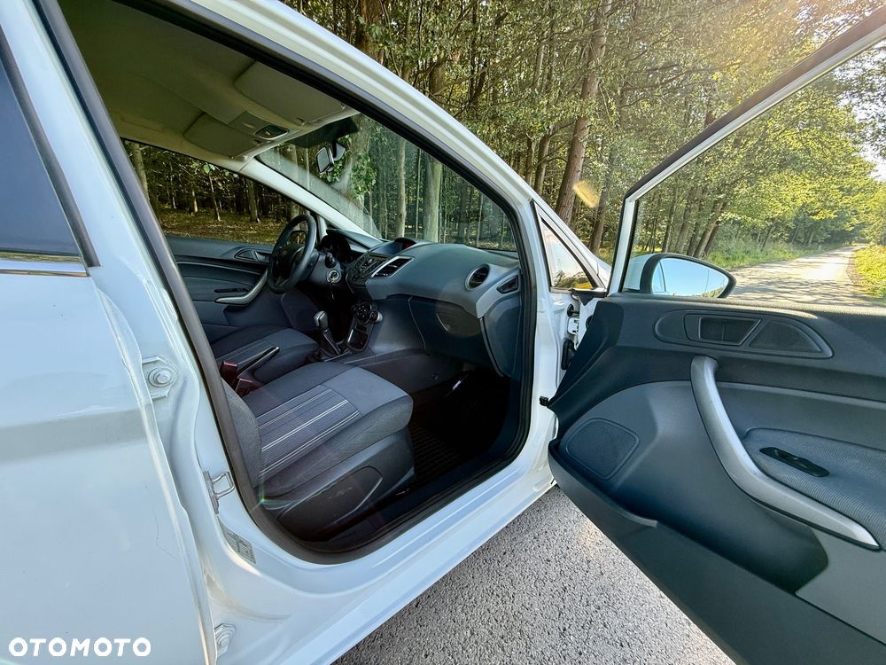 Ford Fiesta 1.25 Ambiente - 21