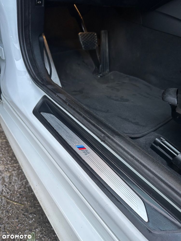 BMW Seria 3 320d M Sport - 14