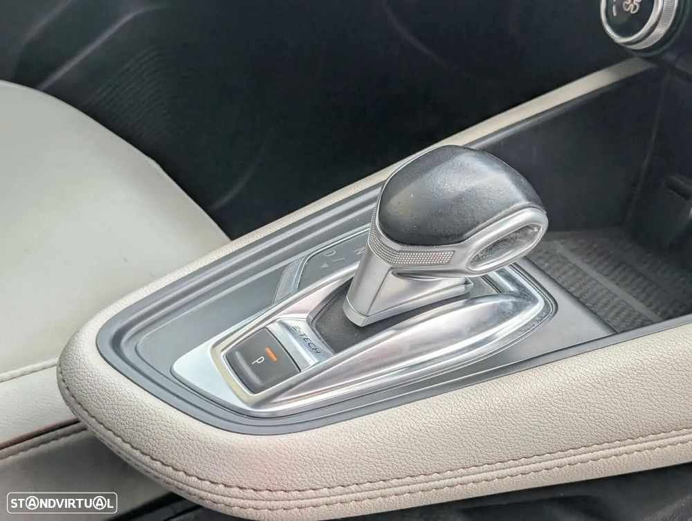 Renault Captur 1.6 E-Tech Plug-In Initiale Paris - 14