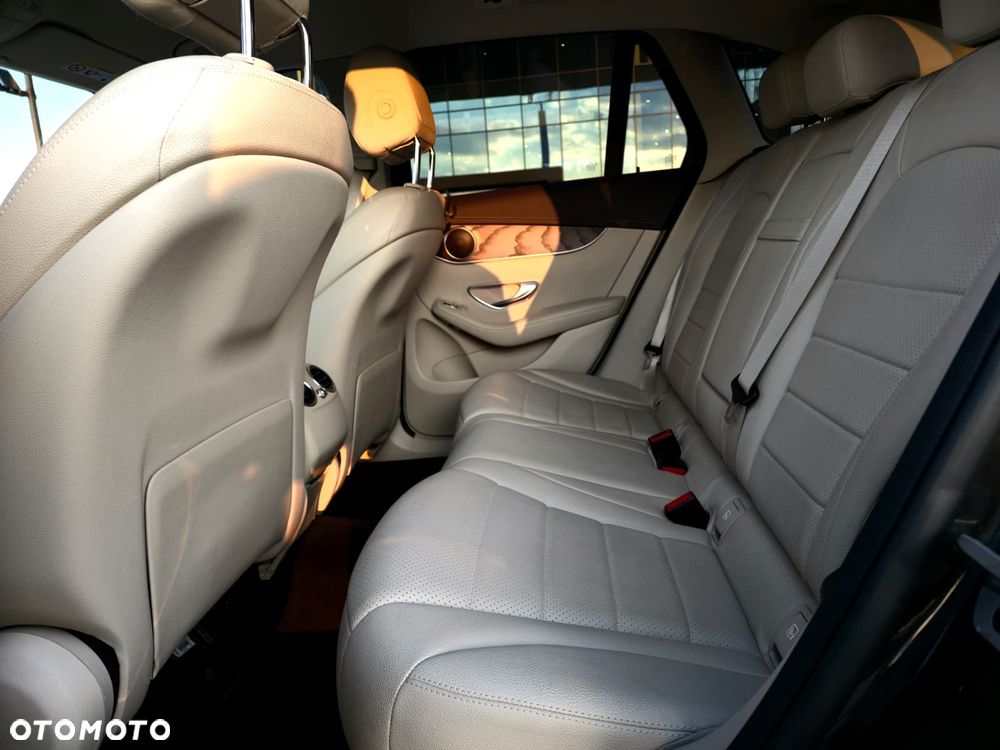 Mercedes-Benz GLC 200 d 4Matic 9G-TRONIC AMG Line - 13
