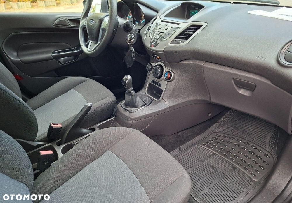 Ford Fiesta - 22