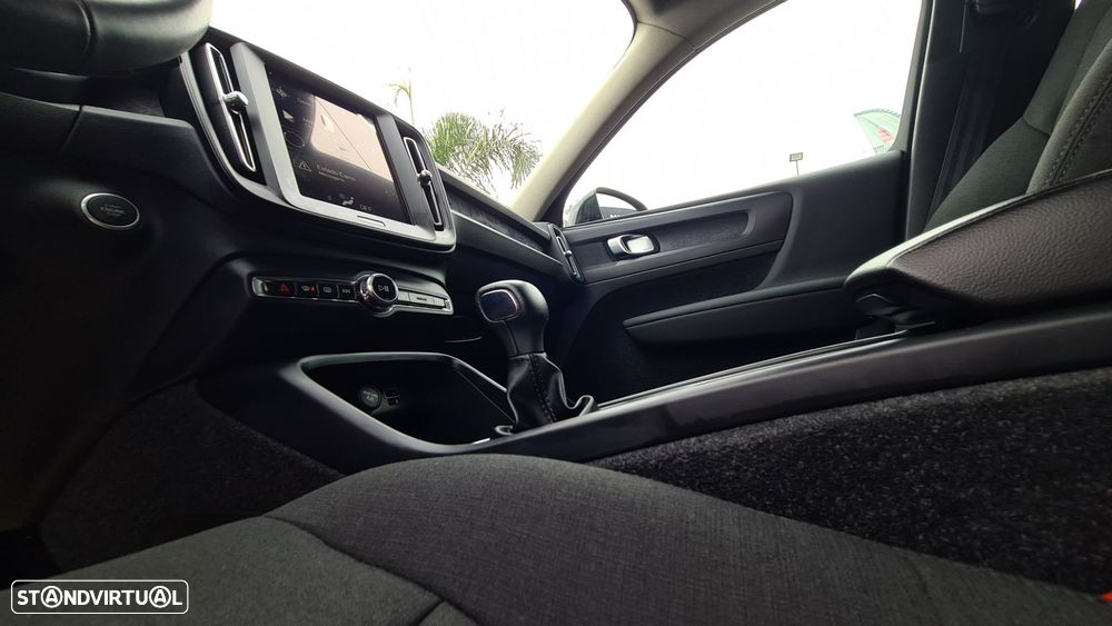 Volvo XC 40 1.5 T2 Momentum Plus - 28