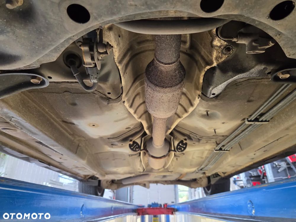 Toyota Avensis 2.0 VVT-i Sol - 32