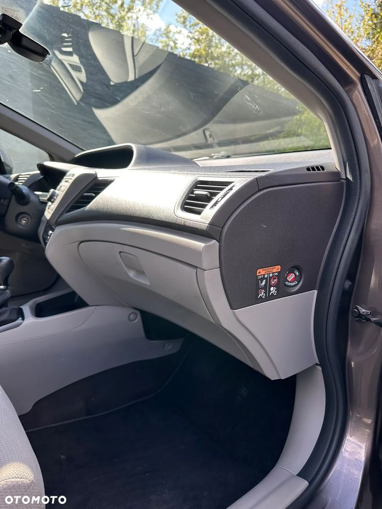 Honda Civic 1.8 Comfort - 29