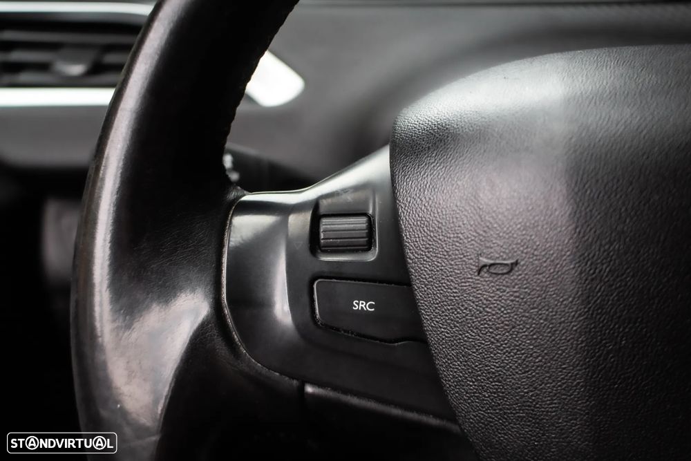 Peugeot 2008 1.6 e-HDi Allure - 9