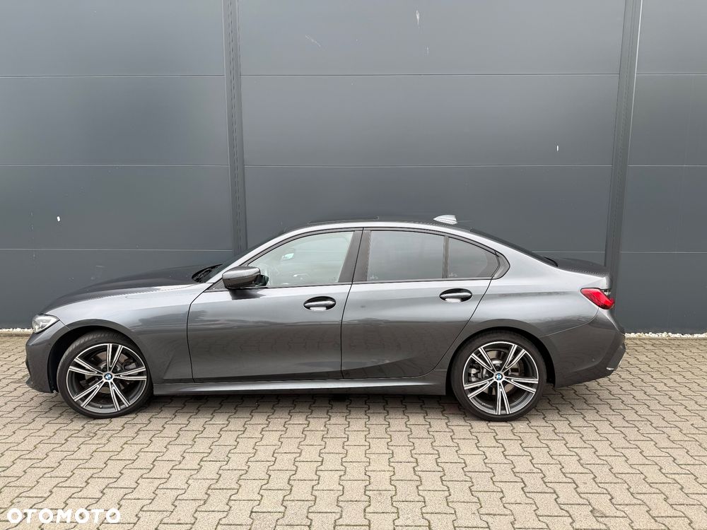 BMW Seria 3 330i xDrive Sport Line sport - 1
