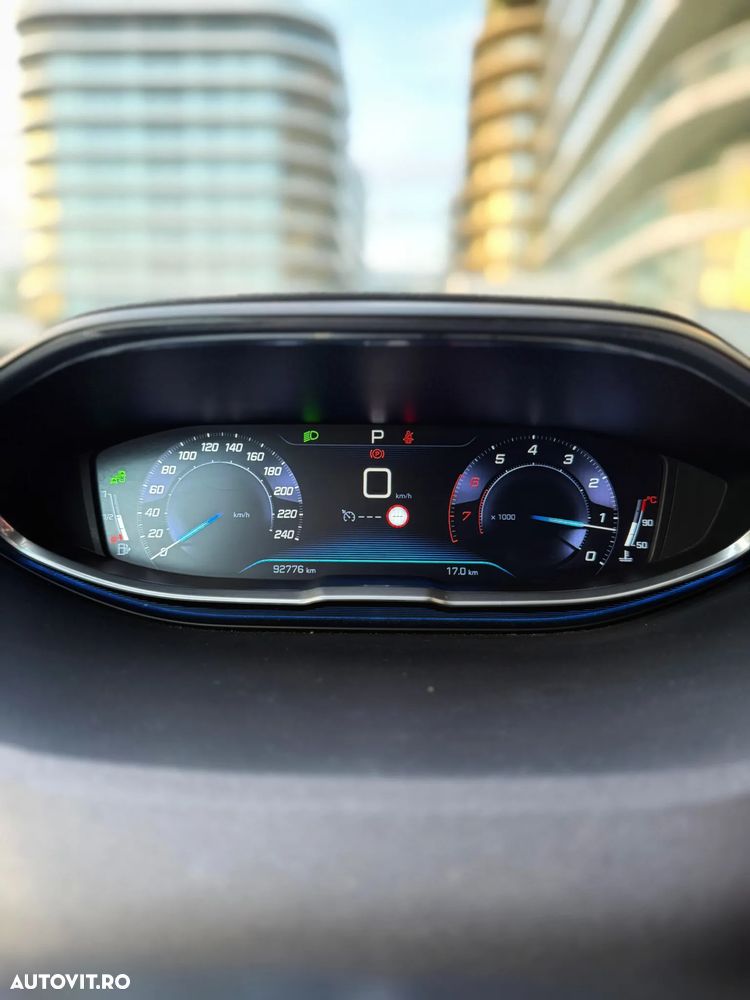 Peugeot 3008 1.2 PureTech Turbo S&S EAT6 GT-Line - 25