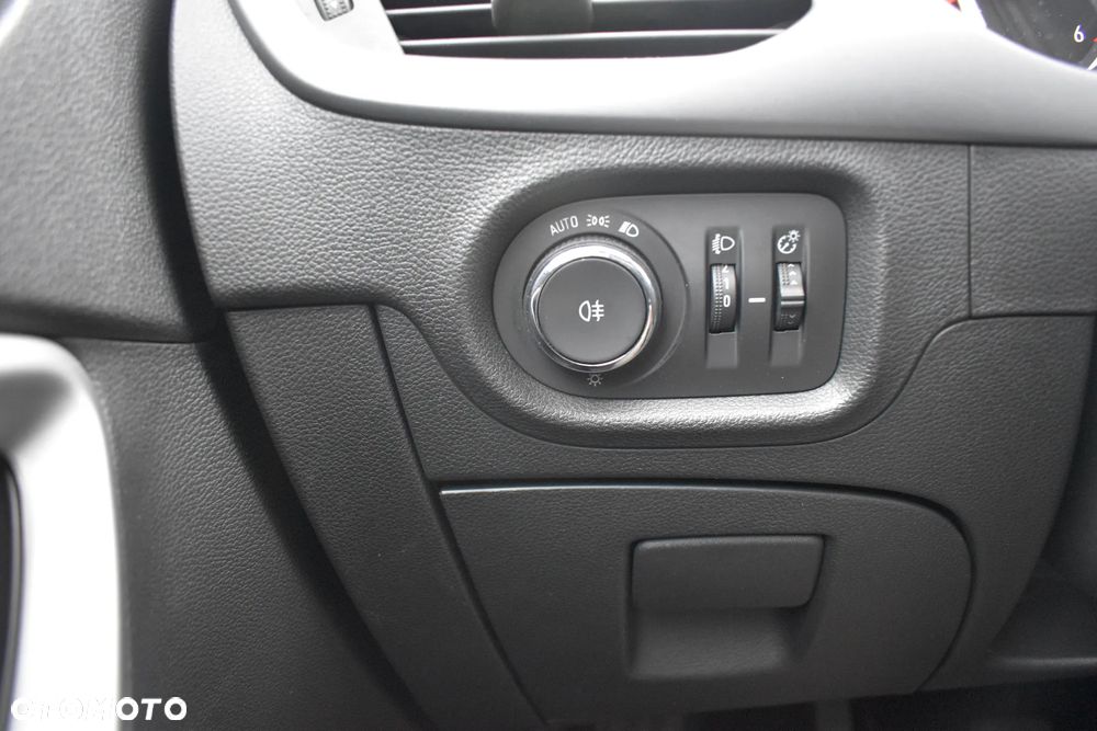 Opel Astra 1.5 CDTI Edition S&S - 24