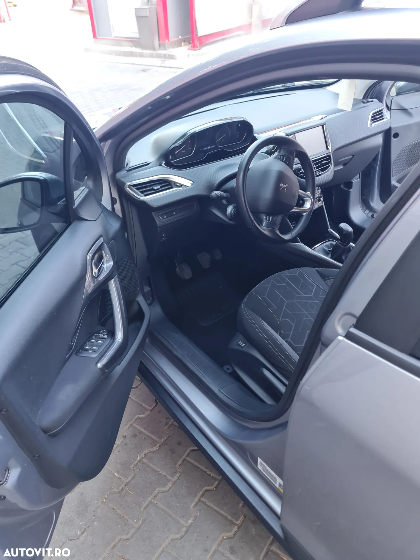 Peugeot 2008 1.5 BlueHDI FAP Allure - 26