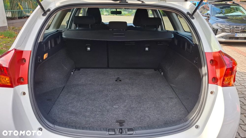 Toyota Auris 2.0 D-4D Edition - 24
