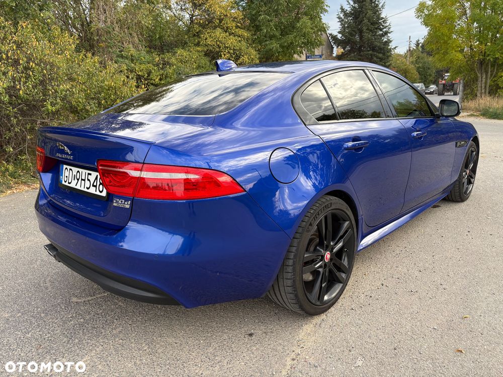 Jaguar XE - 3